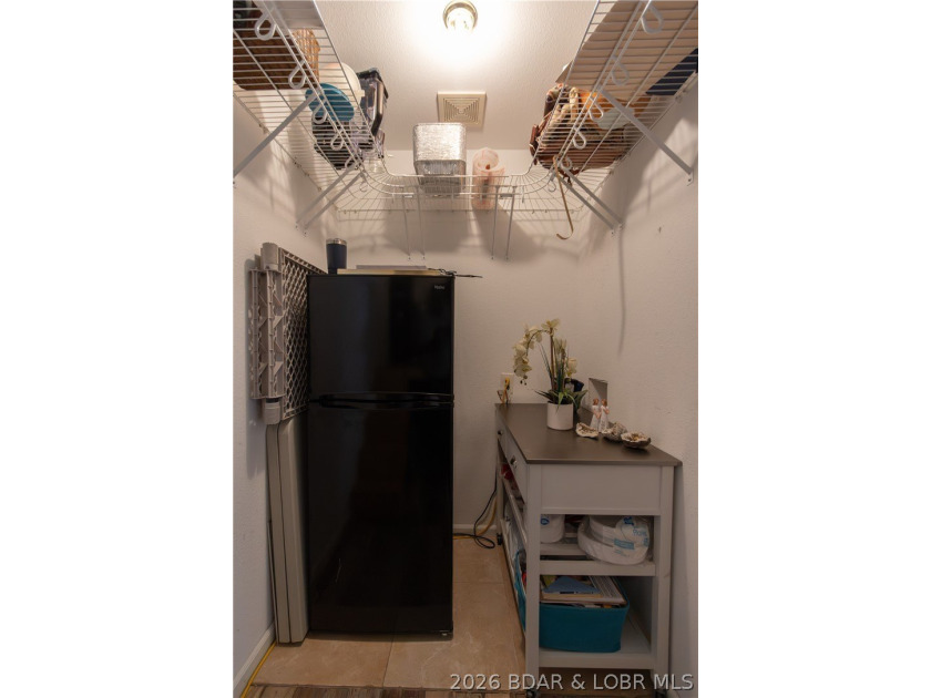IMMACULATE ... [3-bedroom / 3 full bathrooms (2 ensuite - photo 25