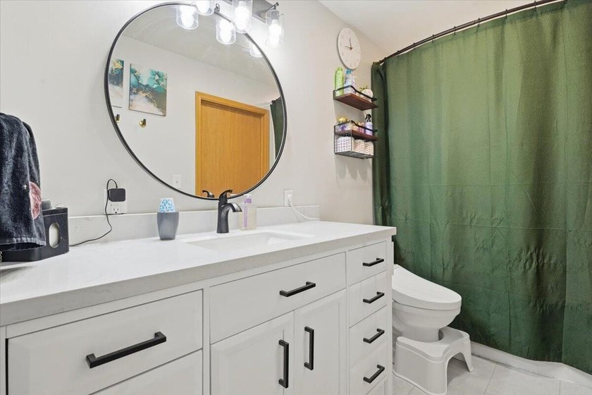 Located right over the border, this 3-bedroom 2 bath home is - photo 10