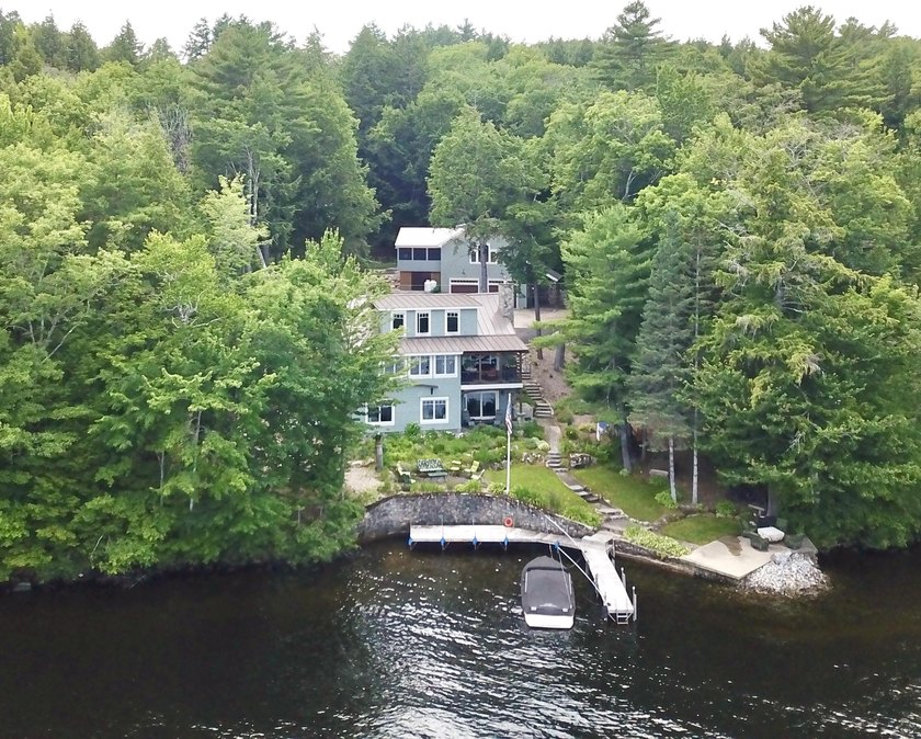 *LAKE LIVING AT IT'S BEST* This gorgeous Lake House is - photo 8