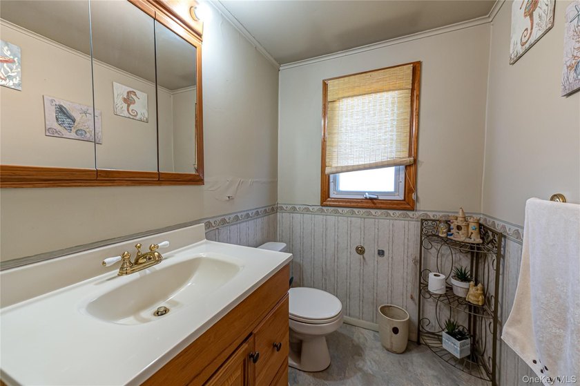Buyer financing fell apart, so enjoy best value in Bay Shore. Do - photo 6