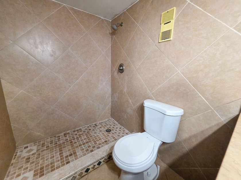 Live in the highly desirable Cascades of Lauderhill with this - photo 13