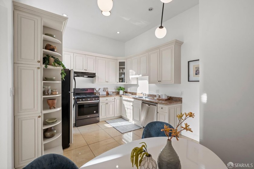 Located in the heart of the vibrant Mission District, 685 Capp - photo 15