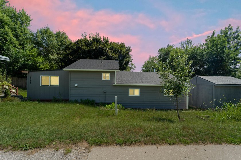 Welcome to this cozy 1-bedroom, 1-bath home in Kellogg, located - photo 3