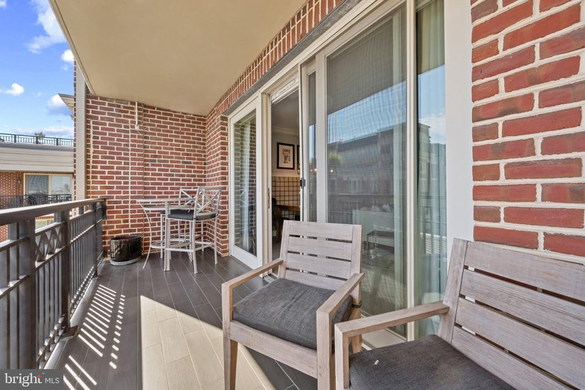 Exceptional two-bedroom, two full and one-half bath luxury - photo 11