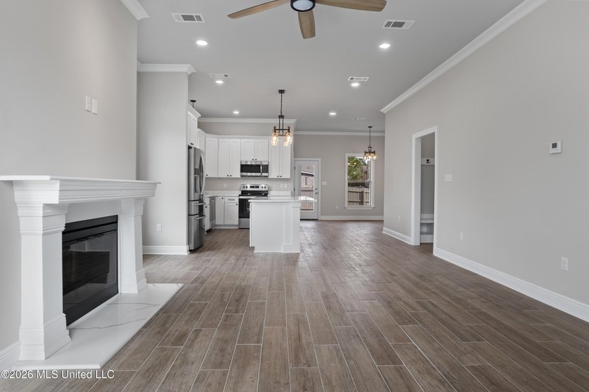 Discover the perfect blend of peace-of-mind living and prime - photo 12
