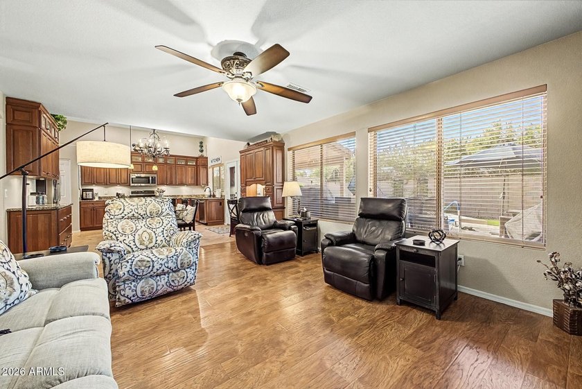 Welcome to this beautifully maintained, original-owner residence - photo 13