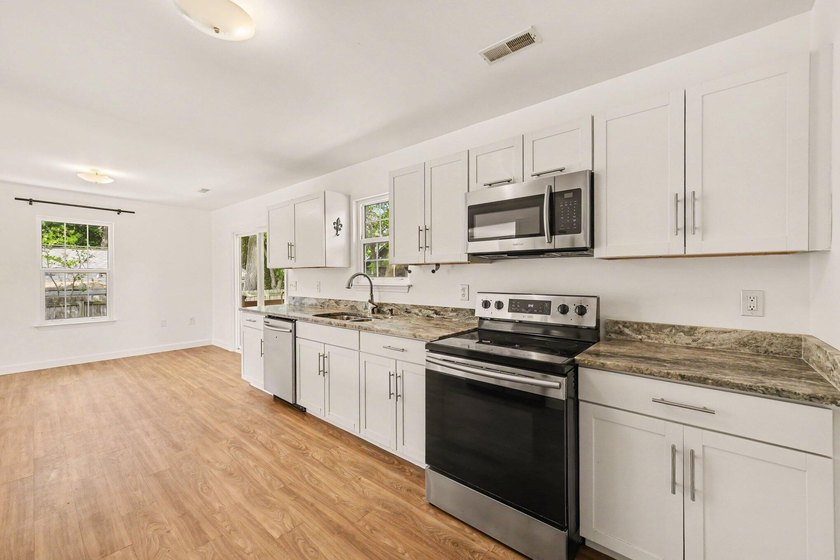 Welcome to this beautiful home in the heart of West Ashley - photo 14