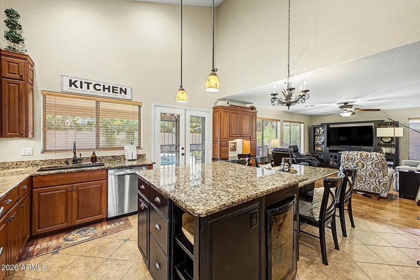 Welcome to this beautifully maintained, original-owner residence - photo 17