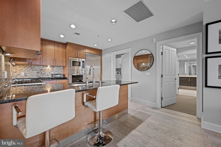 Exceptional two-bedroom, two full and one-half bath luxury - photo 17