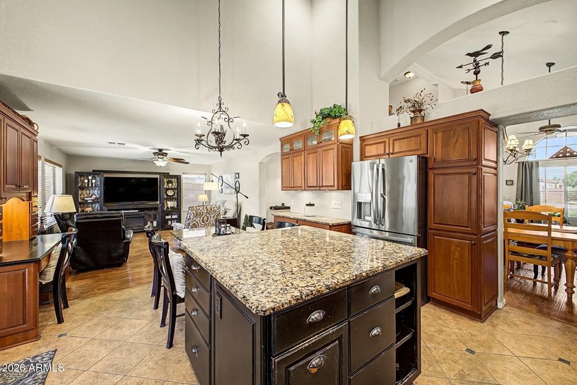 Welcome to this beautifully maintained, original-owner residence - photo 18