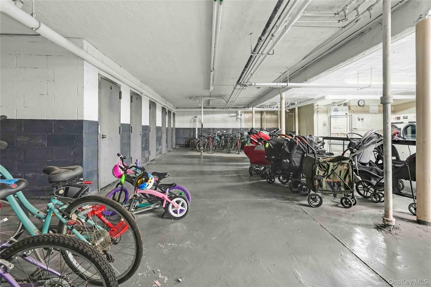 Welcome to this beautifully maintained, oversized two-bedroom, 1 - photo 27