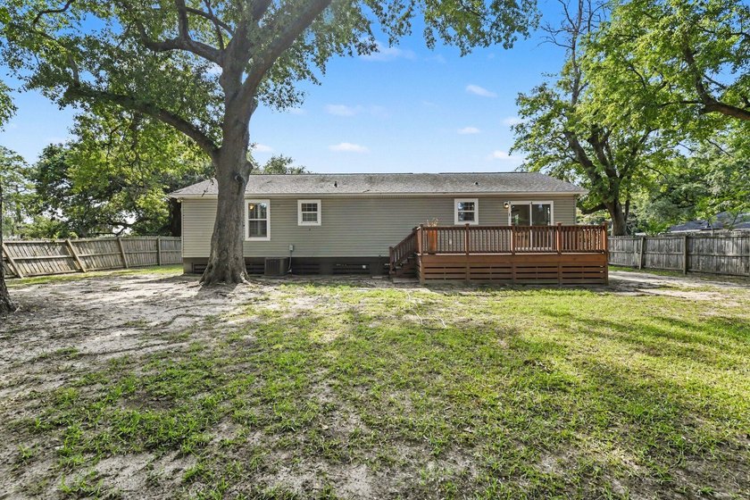 Welcome to this beautiful home in the heart of West Ashley - photo 36