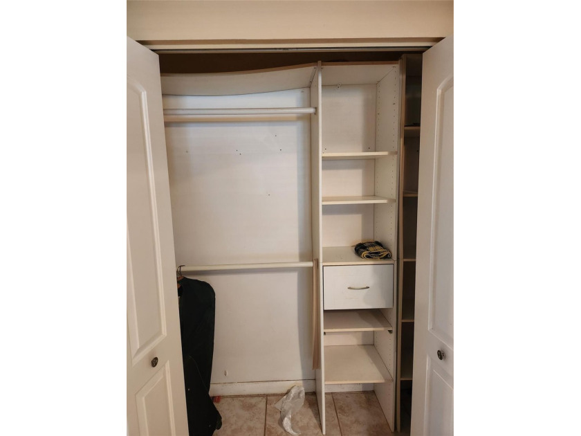 This spacious rentable immediately 1st-floor corner unit is now - photo 11