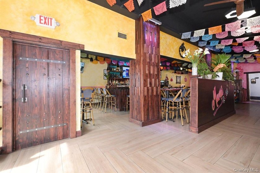 Welcome to Mama Rosa Restaurant, a warm and inviting dining - photo 6