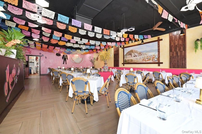 Welcome to Mama Rosa Restaurant, a warm and inviting dining - photo 7