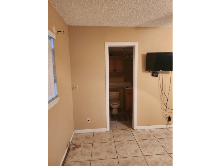 This spacious rentable immediately 1st-floor corner unit is now - photo 17