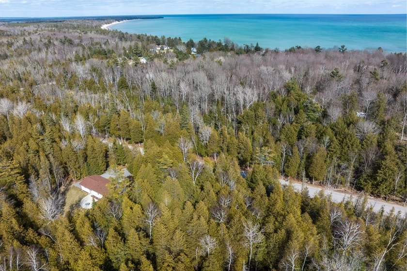 This half acre lot where Glidden Drive begins offers a rare - photo 18