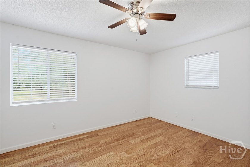 Located just minutes from Thunderbolt, this beautifully updated - photo 20