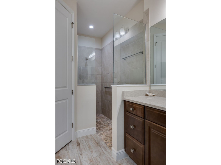 This attached villa in Windsong is move-in ready for you to - photo 24