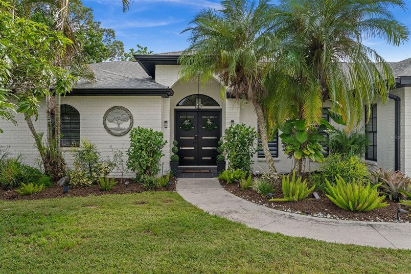 WOW! This stunning 4-bedroom, 3-bath, 3-car garage split-plan - photo 4