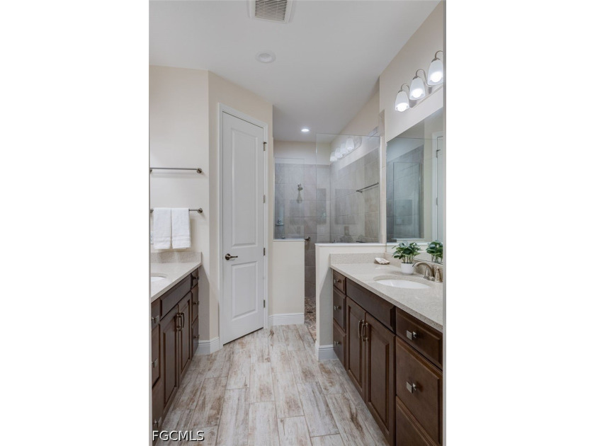 This attached villa in Windsong is move-in ready for you to - photo 25