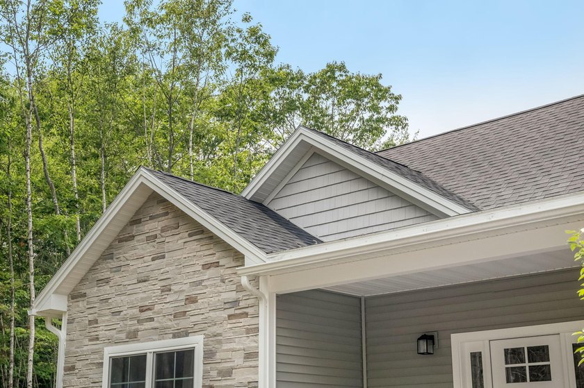 Built in 2025, this beautifully crafted 3-bedroom, 2-bath home - photo 4