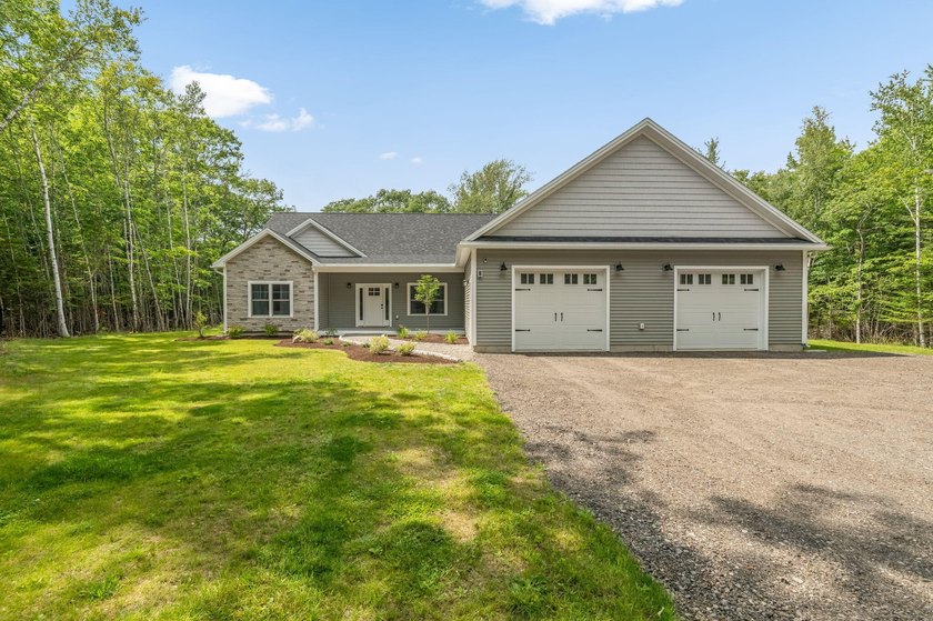 Built in 2025, this beautifully crafted 3-bedroom, 2-bath home - photo 5