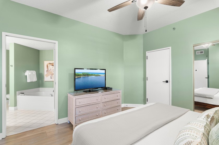 Experience breathtaking Gulf views from this beautifully - photo 17