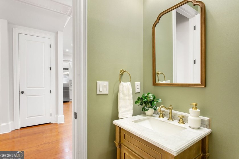 Welcome to 608 Concord Lake Ln SE, where timeless style - photo 21