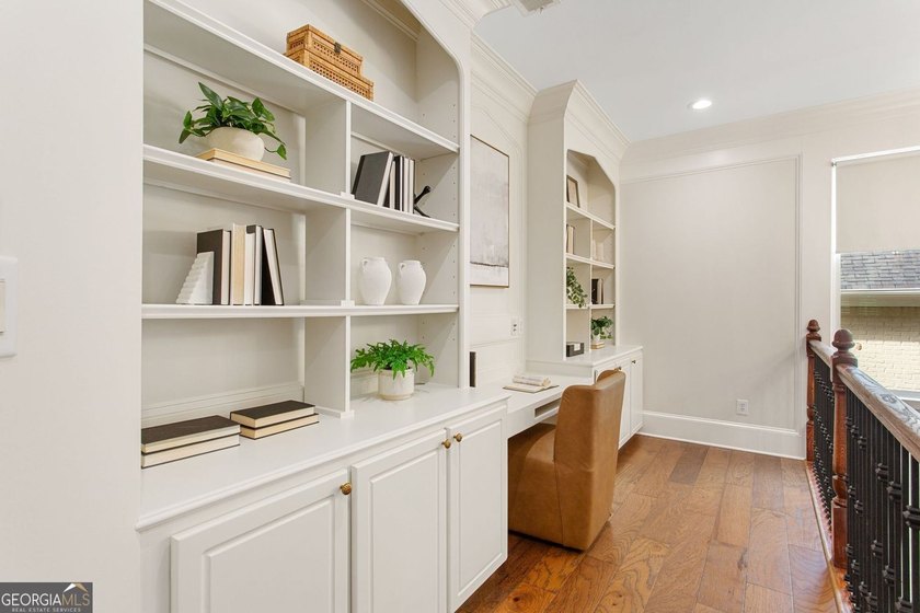 Welcome to 608 Concord Lake Ln SE, where timeless style - photo 31