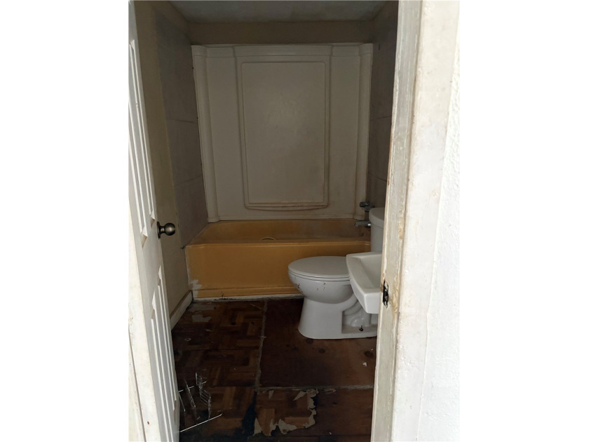 This 3-bedroom, 1-bath home sits on a large lot and offers - photo 7