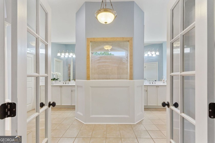 Welcome to 608 Concord Lake Ln SE, where timeless style - photo 39