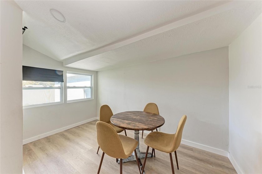 Short Sale. Welcome to this beautifully updated 4-bedroom - photo 10
