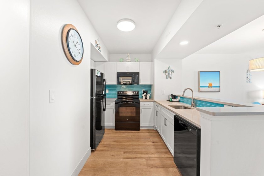 Welcome to this 2BR-2BA Oceanfront condo at the highly desirable - photo 11
