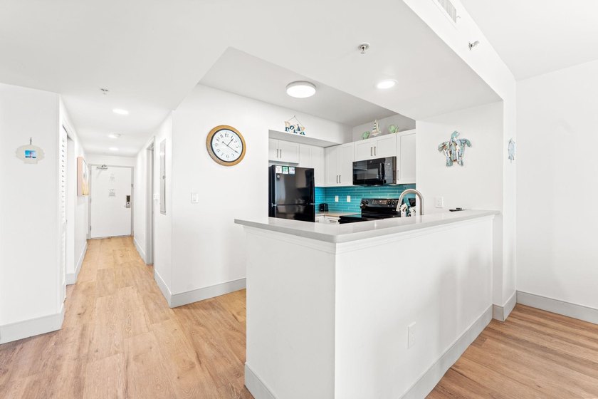 Welcome to this 2BR-2BA Oceanfront condo at the highly desirable - photo 13