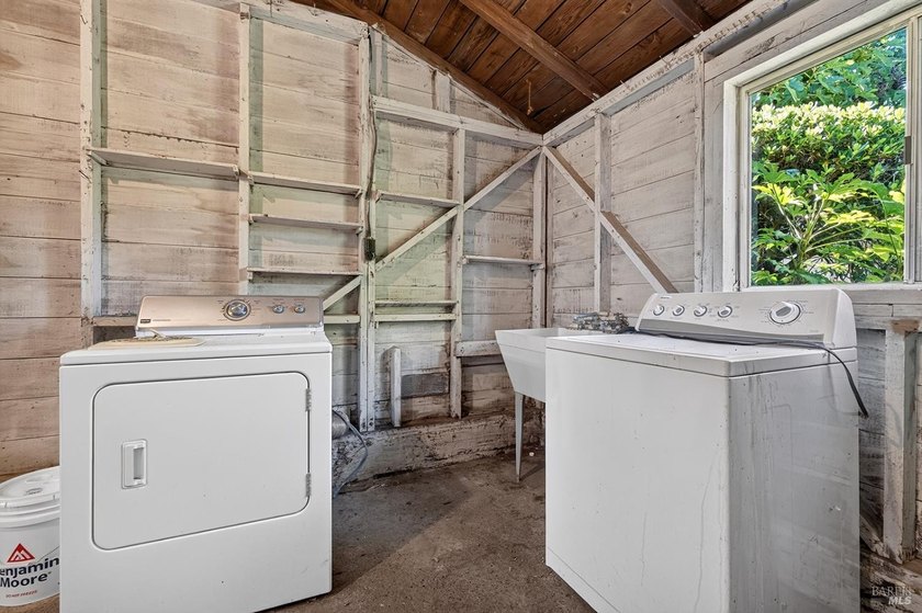 Charming Vintage Home Near Downtown Sebastopol Welcome to this - photo 34