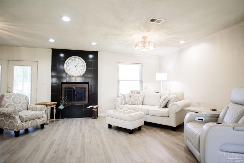 Escape to paradise in this beautifully updated home located in - photo 6