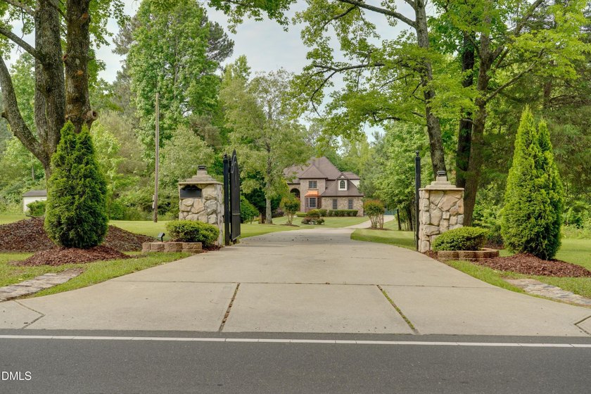 Discover unparalleled privacy and executive luxury in a - photo 4