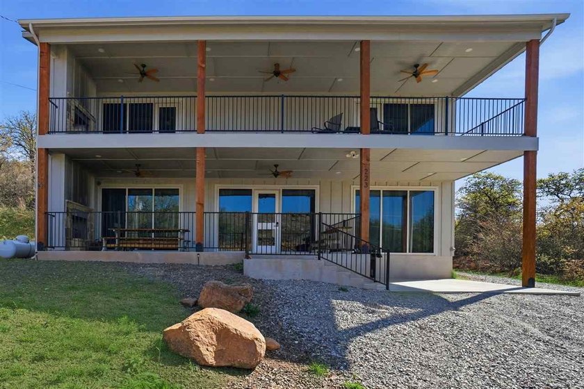 Spacious Modern Retreat in Charming Medicine Park - Proven - photo 4