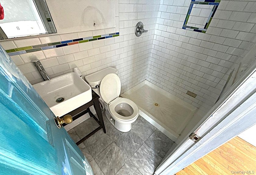 Duplex, Condo on top 2 floors, Built in 2007, with 681 sq ft - photo 6