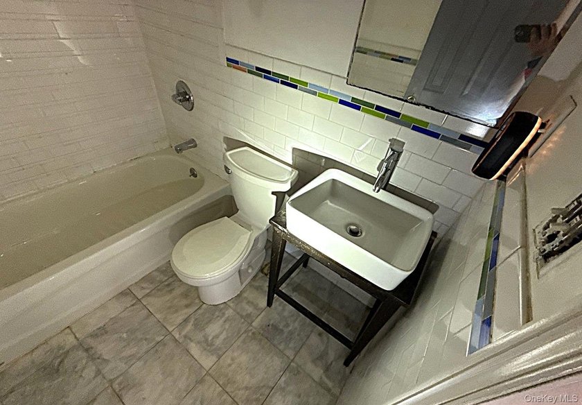 Duplex, Condo on top 2 floors, Built in 2007, with 681 sq ft - photo 9
