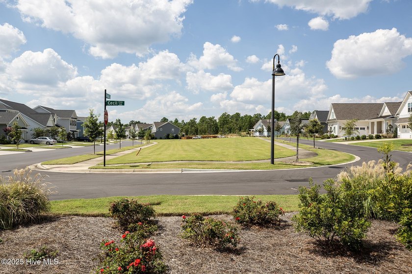 Discover a rare opportunity in the sought-after Riverlights - photo 4
