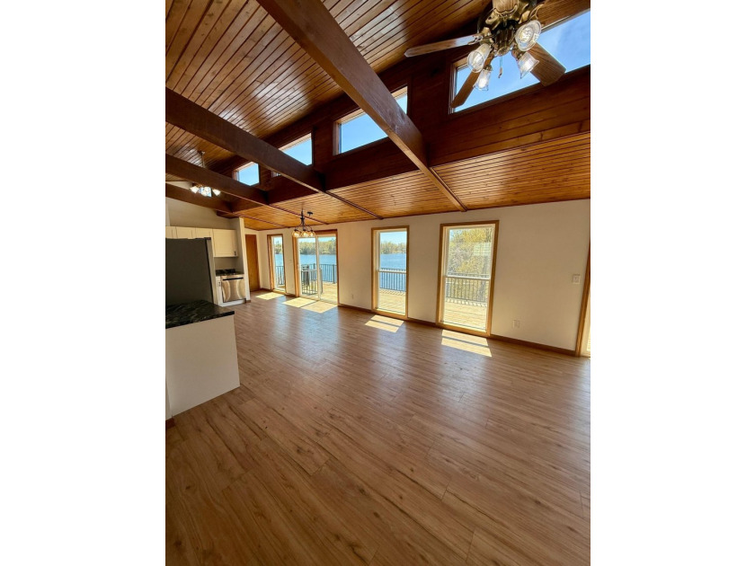 Welcome to lake life on beautiful Big Twin Lake! This - photo 12