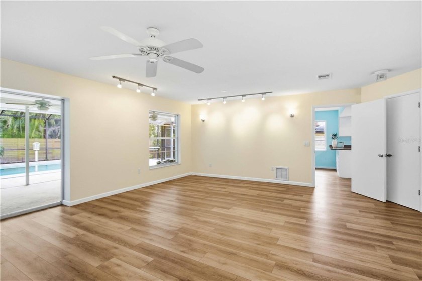 Beautifully updated block home on an oversized lot in a prime - photo 12