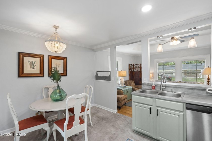 Move-in ready in highly desirable Pigeon Point! This charming - photo 13