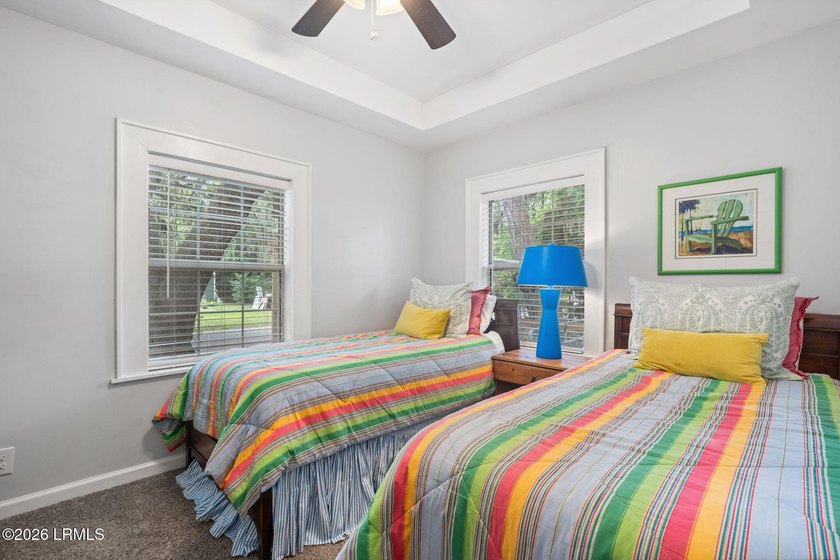 Move-in ready in highly desirable Pigeon Point! This charming - photo 16