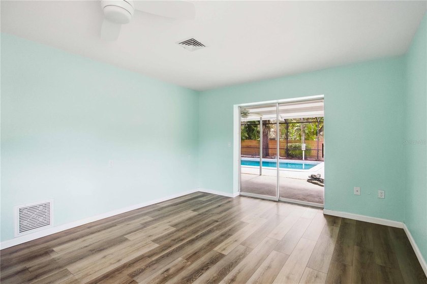 Beautifully updated block home on an oversized lot in a prime - photo 16