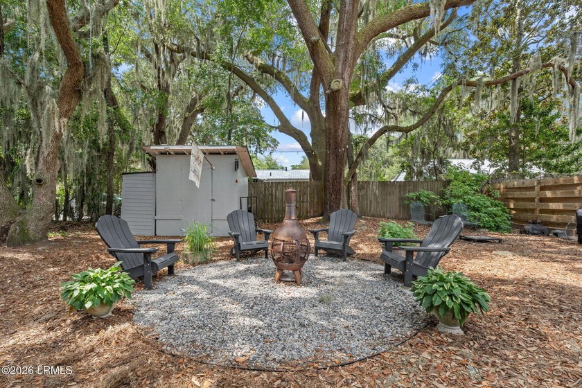 Move-in ready in highly desirable Pigeon Point! This charming - photo 20