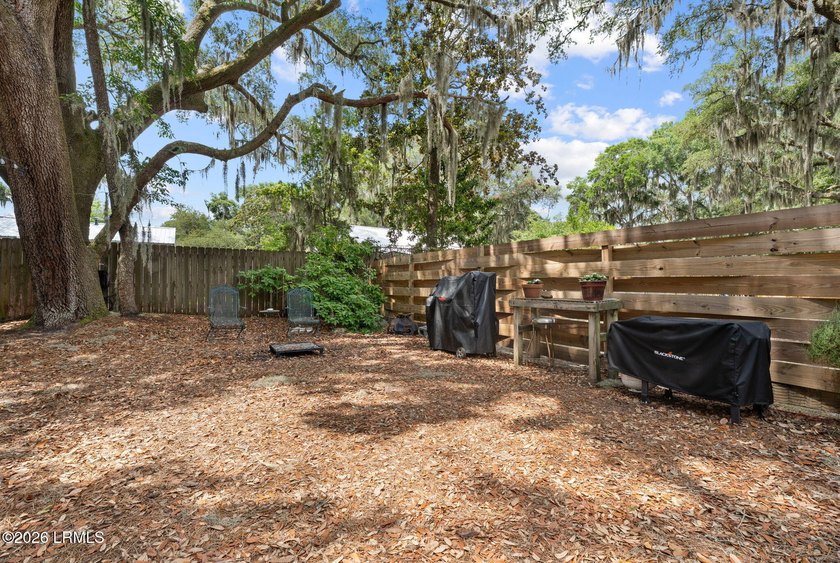 Move-in ready in highly desirable Pigeon Point! This charming - photo 22