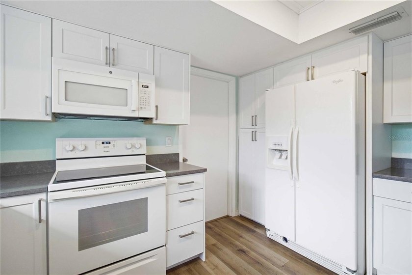 Beautifully updated block home on an oversized lot in a prime - photo 22